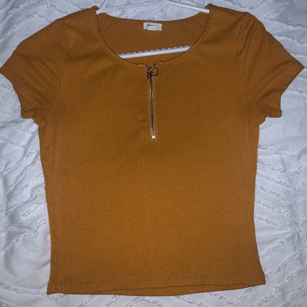 Cropped T-shirt